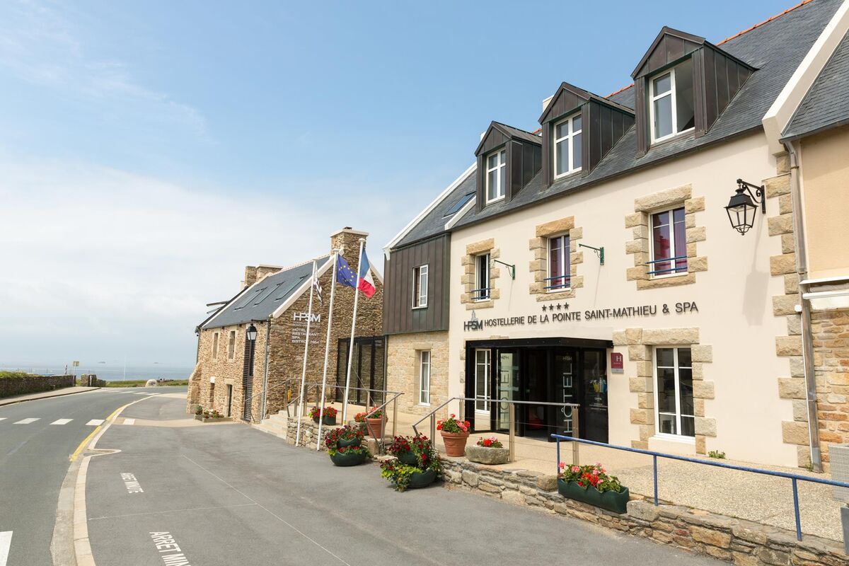Fassade der Hostellerie de la Pointe Saint-Mathieu